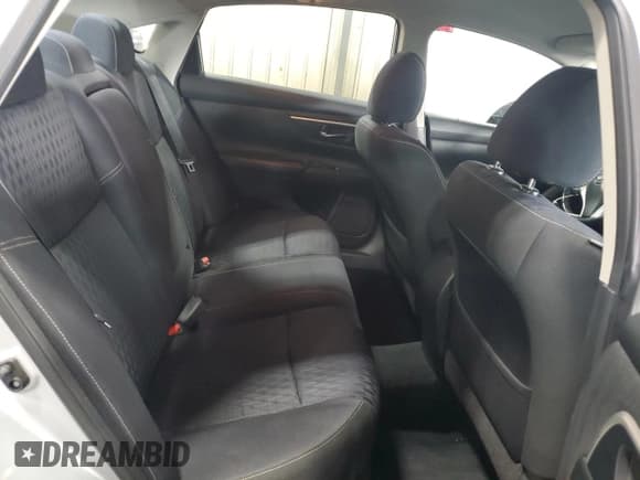 ✅ 2017 Nissan Altima SV • VIN: 1N4AL3AP8HC250160 • Лот: 86801245. Опубликован ранее на Copart с пробегом 87 531 миль. Бесплатный доступ к архиву аукционных продаж из США и подробный отчёт об истории автомобиля на DreamBid. Изображение 10.