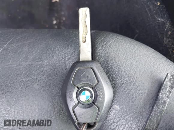 ✅ 2004 BMW 3 Series 330Ci • VIN: WBABW53444PL42841 • Lot: 42411582. Wystawiony na IAAI z przebiegiem 10 437 mil. Bezpłatny archiwum sprzedaży aukcyjnych z USA i szczegółowy raport historii pojazdu na DreamBid. Zdjęcie 11.