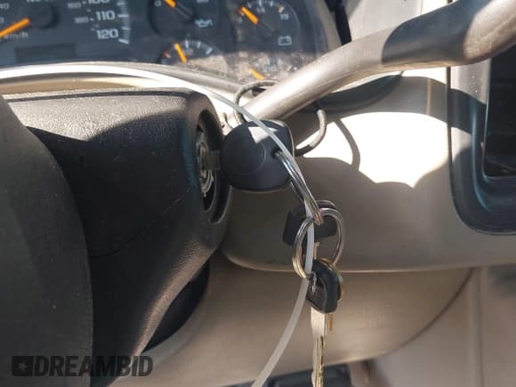 ✅ 2004 Chevrolet Avalanche Z66 • VIN: 3GNEC12T44G143228 • Lot: 42773621. Listed on IAAI with 235,336 mi. Free auction sales archive from the USA and detailed vehicle history report at DreamBid. Image 11.