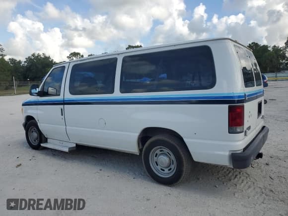 ✅ 2006 Ford Econoline Passenger XL • VIN: 1FMRE11L36HA01138 • Lot: 61424695. Listed on Copart with 35,378 mi. Free auction sales archive from the USA and detailed vehicle history report at DreamBid. Image 2.