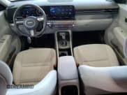 ✅ 2025 Hyundai Kona SEL • VIN: KM8HB3AB2SU215269 • Лот: 92192985. Опубликован ранее на Copart с пробегом 25 021 миль. Бесплатный доступ к архиву аукционных продаж из США и подробный отчёт об истории автомобиля на DreamBid. Изображение 8.