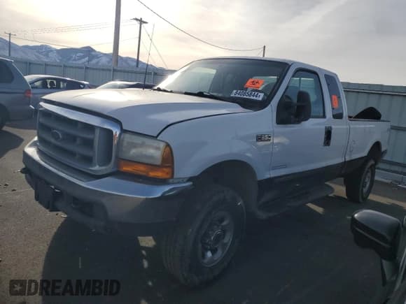 ✅ 1999 Ford F-350 XL • VIN: 1FTSX31F6XED15018 • Lot: 84085844. Wystawiony na Copart z przebiegiem 211 438 mil. Bezpłatny archiwum sprzedaży aukcyjnych z USA i szczegółowy raport historii pojazdu na DreamBid. Zdjęcie 1.