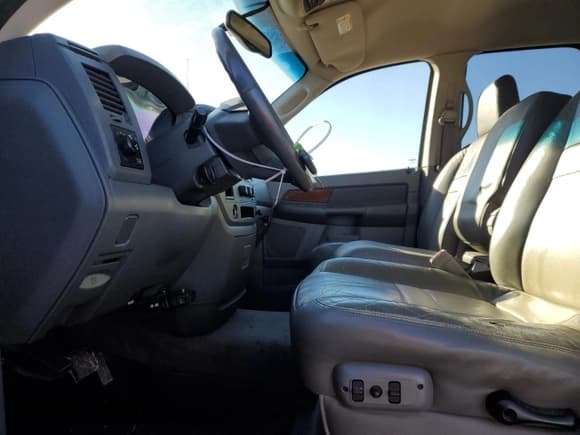 ✅ 2006 Dodge 3500 SLT • VIN: 3D7LL38C66G112252 • Lot: 41627205. Listed on Copart with 257,262 mi. Free auction sales archive from the USA and detailed vehicle history report at DreamBid. Image 7.