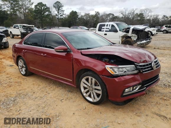 ✅ 2016 Volkswagen Passat SEL Premium • VIN: 1VWCS7A30GC043767 • Лот: 46787775. Опубликован ранее на Copart с пробегом 142 792 миль. Бесплатный доступ к архиву аукционных продаж из США и подробный отчёт об истории автомобиля на DreamBid. Изображение 4.