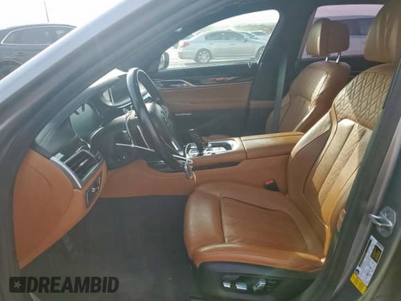 ✅ 2018 BMW 7 Series 750i • VIN: WBA7F0C52JGM23950 • Lot: 61341985. Listed on Copart with 70,268 mi. Free auction sales archive from the USA and detailed vehicle history report at DreamBid. Image 7.