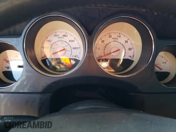 ✅ 2013 Dodge Challenger SXT Plus • VIN: 2C3CDYAG9DH686024 • Лот: 60748254. Опубликован ранее на Copart с пробегом 121 668 миль. Бесплатный доступ к архиву аукционных продаж из США и подробный отчёт об истории автомобиля на DreamBid. Изображение 9.