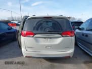 ✅ 2020 Chrysler Pacifica Limited • VIN: 2C4RC1GGXLR108949 • Лот: 43766006. Опубликован ранее на IAAI с пробегом 107 305 миль. Бесплатный доступ к архиву аукционных продаж из США и подробный отчёт об истории автомобиля на DreamBid. Изображение 16.