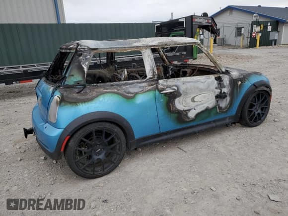 ✅ 2005 MINI Hardtop S • VIN: WMWRE33465TD90424 • Lot: 50558185. Listed on Copart with Not provided. Free auction sales archive from the USA and detailed vehicle history report at DreamBid. Image 3.
