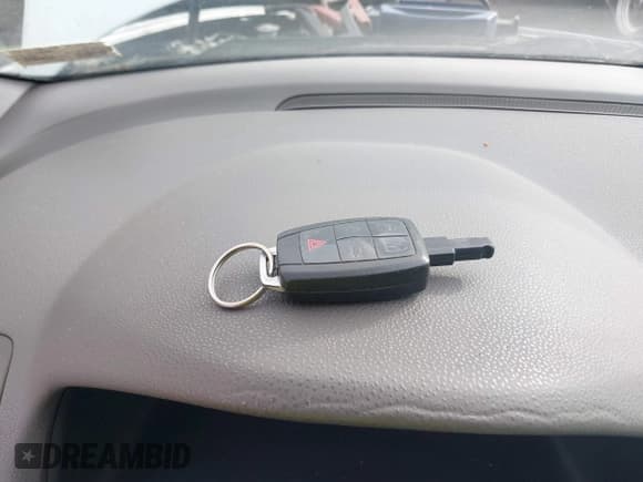 ✅ 2008 Volvo C30 Version 1.0 • VIN: YV1MK672482081519 • Lot: 42380668. Wystawiony na IAAI z przebiegiem 115 973 mil. Bezpłatny archiwum sprzedaży aukcyjnych z USA i szczegółowy raport historii pojazdu na DreamBid. Zdjęcie 11.