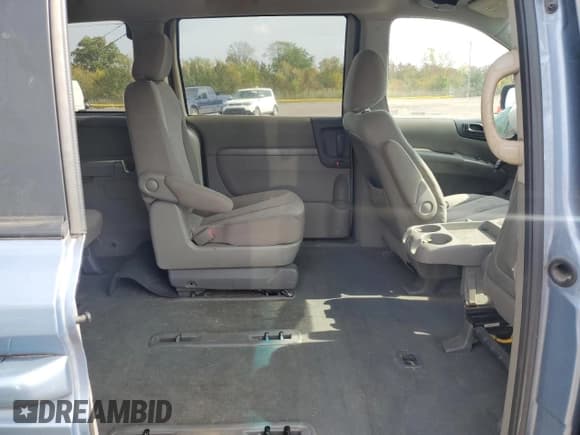 ✅ 2012 Kia Sedona LX • VIN: KNDMG4C72C6482209 • Лот: 70539525. Опубликован ранее на Copart с пробегом 184 146 миль. Бесплатный доступ к архиву аукционных продаж из США и подробный отчёт об истории автомобиля на DreamBid. Изображение 11.