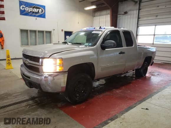 ✅ 2009 Chevrolet Silverado 2500HD LT • VIN: 1GCHK59K29E127525 • Лот: 87948455. Опубликован ранее на Copart с пробегом 128 402 миль. Бесплатный доступ к архиву аукционных продаж из США и подробный отчёт об истории автомобиля на DreamBid. Изображение 1.