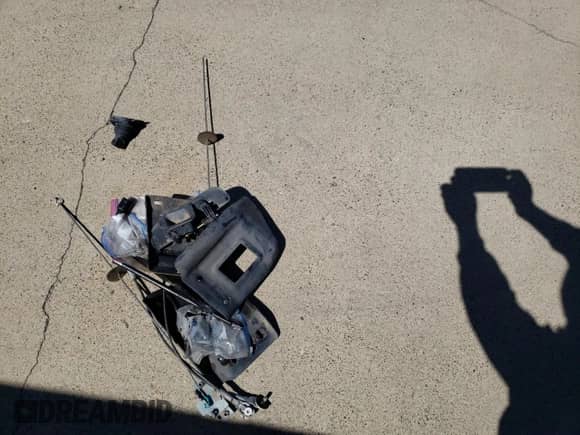 2006 Dodge 3500 Laramie с VIN 3D3MX48C46G261422, выставлен на аукционе Copart как лот 55848465 с пробегом 135 920 миль миль и Списание • Salvage title. История ставок и продаж доступна на DreamBid. Изображение 12.