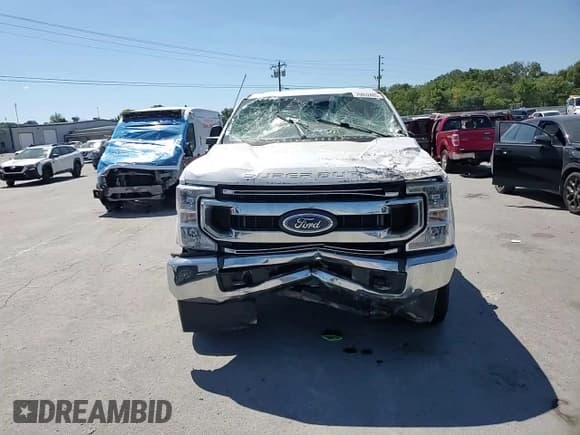 ✅ 2022 Ford F-250 XL • VIN: 1FT7W2BT9NEF29862 • Lot: 70852485. Listed on Copart with 61,985 mi. Free auction sales archive from the USA and detailed vehicle history report at DreamBid. Image 13.