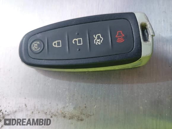 ✅ 2014 Ford Escape Titanium • VIN: 1FMCU0J91EUB97710 • Lot: 42261415. Wystawiony na IAAI z przebiegiem 128 286 mil. Bezpłatny archiwum sprzedaży aukcyjnych z USA i szczegółowy raport historii pojazdu na DreamBid. Zdjęcie 11.