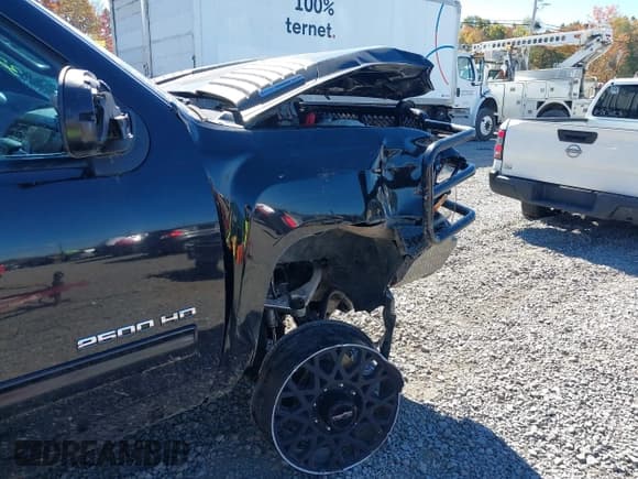 ✅ 2014 Chevrolet Silverado 2500HD LTZ • VIN: 1GC1KYE89EF133257 • Lot: 43420254. Listed on IAAI with 198,864 mi. Free auction sales archive from the USA and detailed vehicle history report at DreamBid. Image 18.