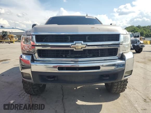 ✅ 2008 Chevrolet Silverado 2500HD LTZ • VIN: 1GCHK23638F137158 • Лот: 64662885. Опубликован ранее на Copart с пробегом 287 534 миль. Бесплатный доступ к архиву аукционных продаж из США и подробный отчёт об истории автомобиля на DreamBid. Изображение 5.