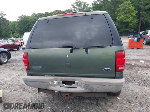 ✅ 2001 Ford Expedition Eddie Bauer • VIN: 1FMRU17LX1LB27819 • Lot: 42378797. Listed on IAAI with 283,609 mi. Free auction sales archive from the USA and detailed vehicle history report at DreamBid. Image 16.