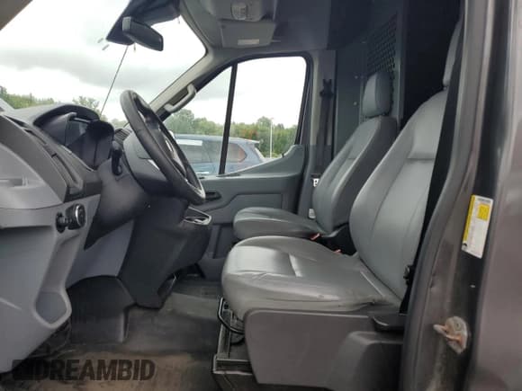 ✅ 2018 Ford Transit Cargo • VIN: 1FTYR3XM9JKB01515 • Lot: 71831835. Wystawiony na Copart z przebiegiem 365 224 mil. Bezpłatny archiwum sprzedaży aukcyjnych z USA i szczegółowy raport historii pojazdu na DreamBid. Zdjęcie 7.