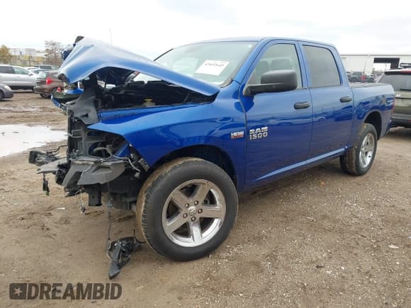 ✅ 2017 Ram 1500 Express • VIN: 1C6RR6KT7HS696158 • Lot: 43452645. Wystawiony na IAAI z przebiegiem 44 944 mil. Bezpłatny archiwum sprzedaży aukcyjnych z USA i szczegółowy raport historii pojazdu na DreamBid. Zdjęcie 18.