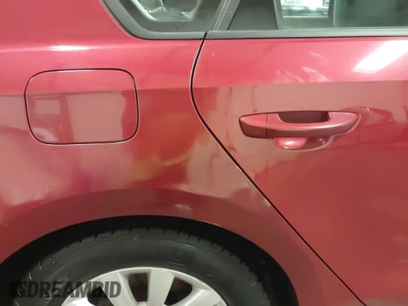 ✅ 2015 Volkswagen Passat S • VIN: 1VWAT7A34FC002870 • Lot: 43280227. Wystawiony na IAAI z przebiegiem 121 179 mil. Bezpłatny archiwum sprzedaży aukcyjnych z USA i szczegółowy raport historii pojazdu na DreamBid. Zdjęcie 19.