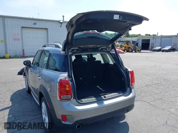 ✅ 2020 MINI Countryman Cooper • VIN: WMZYW3C01L3L21935 • Lot: 42790121. Wystawiony na IAAI z przebiegiem 77 072 mil. Bezpłatny archiwum sprzedaży aukcyjnych z USA i szczegółowy raport historii pojazdu na DreamBid. Zdjęcie 3.