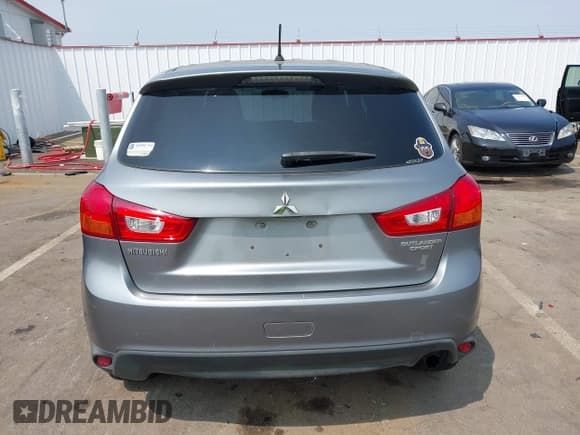 ✅ 2013 Mitsubishi Outlander ES • VIN: 4A4AR3AU8DE003386 • Лот: 42883154. Опубликован ранее на IAAI с пробегом 159 419 миль. Бесплатный доступ к архиву аукционных продаж из США и подробный отчёт об истории автомобиля на DreamBid. Изображение 16.