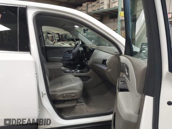 ✅ 2019 Chevrolet Traverse LT • VIN: 1GNEVHKW5KJ283765 • Лот: 43491304. Опубликован ранее на IAAI с пробегом 168 422 миль. Бесплатный доступ к архиву аукционных продаж из США и подробный отчёт об истории автомобиля на DreamBid. Изображение 5.