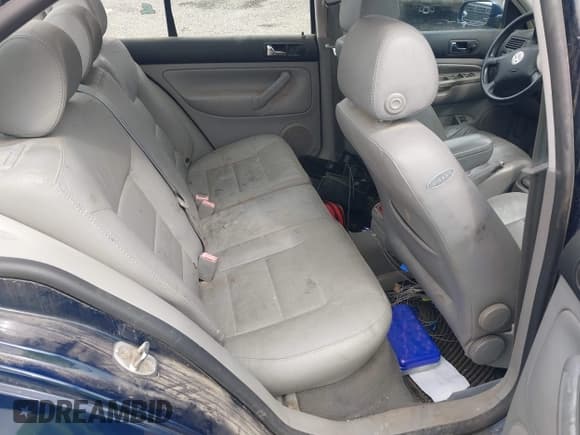 ✅ 2003 Volkswagen Jetta GLS • VIN: 3VWSP69M03M097275 • Lot: 41951322. Wystawiony na IAAI z przebiegiem 256 398 mil. Bezpłatny archiwum sprzedaży aukcyjnych z USA i szczegółowy raport historii pojazdu na DreamBid. Zdjęcie 8.