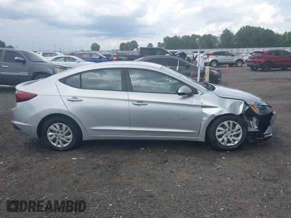✅ 2019 Hyundai Elantra SE • VIN: 5NPD74LF2KH474221 • Lot: 42503083. Listed on IAAI with 134,271 mi. Free auction sales archive from the USA and detailed vehicle history report at DreamBid. Image 13.