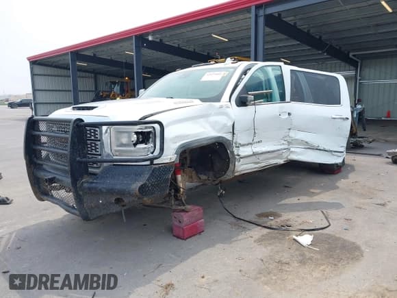 ✅ 2019 GMC Sierra 2500HD Denali • VIN: 1GT12SEY2KF186469 • Lot: 42871802. Listed on IAAI with 247,200 mi. Free auction sales archive from the USA and detailed vehicle history report at DreamBid. Image 2.