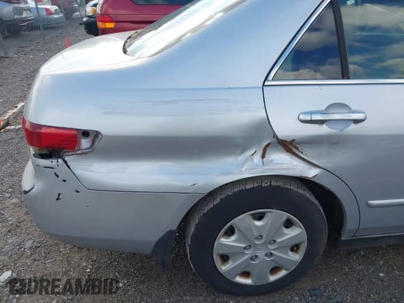 ✅ 2004 Honda Accord LX • VIN: 1HGCM56384A155252 • Лот: 43597148. Опубликован ранее на IAAI с пробегом 276 156 миль. Бесплатный доступ к архиву аукционных продаж из США и подробный отчёт об истории автомобиля на DreamBid. Изображение 6.