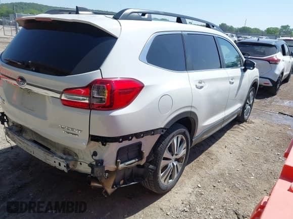 ✅ 2020 Subaru Ascent Limited • VIN: 4S4WMAPDXL3421851 • Lot: 42245519. Wystawiony na IAAI z przebiegiem 117 649 mil. Bezpłatny archiwum sprzedaży aukcyjnych z USA i szczegółowy raport historii pojazdu na DreamBid. Zdjęcie 4.