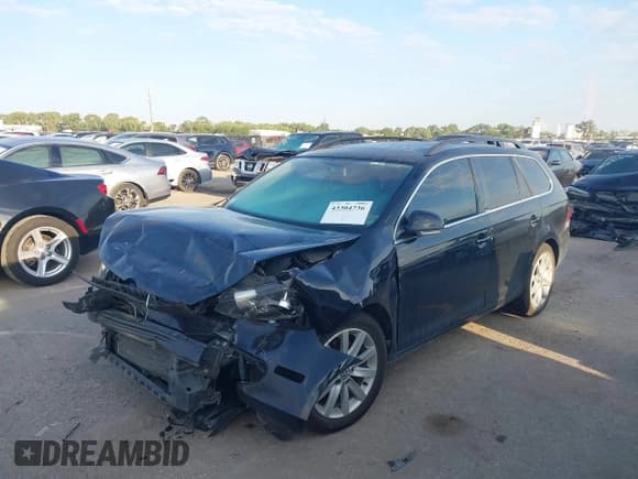 ✅ 2014 Volkswagen Jetta TDI w/Sunroof • VIN: 3VWPL7AJ3EM608389 • Lot: 43304736. Wystawiony na IAAI z przebiegiem 150 192 mil. Bezpłatny archiwum sprzedaży aukcyjnych z USA i szczegółowy raport historii pojazdu na DreamBid. Zdjęcie 2.