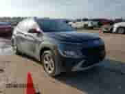 2022 Hyundai Kona SEL z VIN KM8K62AB6NU895069, wystawiony jako Copart lot #52220863 z przebiegiem 11 484 mil mil oraz . Historia ofert i sprzedaży dostępna na DreamBid. Obrazek 11.