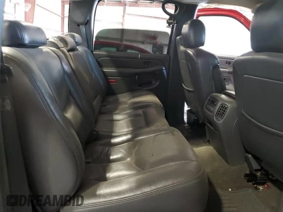 ✅ 2004 Chevrolet Silverado 1500 LS • VIN: 2GCEK13T141425684 • Lot: 57147275. Wystawiony na Copart z przebiegiem 269 227 mil. Bezpłatny archiwum sprzedaży aukcyjnych z USA i szczegółowy raport historii pojazdu na DreamBid. Zdjęcie 10.