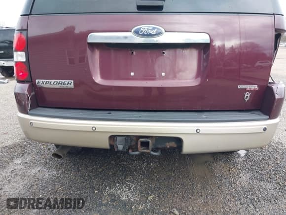 ✅ 2006 Ford Explorer Eddie Bauer • VIN: 1FMEU74846ZA09335 • Lot: 41986862. Wystawiony na IAAI z przebiegiem 139 406 mil. Bezpłatny archiwum sprzedaży aukcyjnych z USA i szczegółowy raport historii pojazdu na DreamBid. Zdjęcie 21.