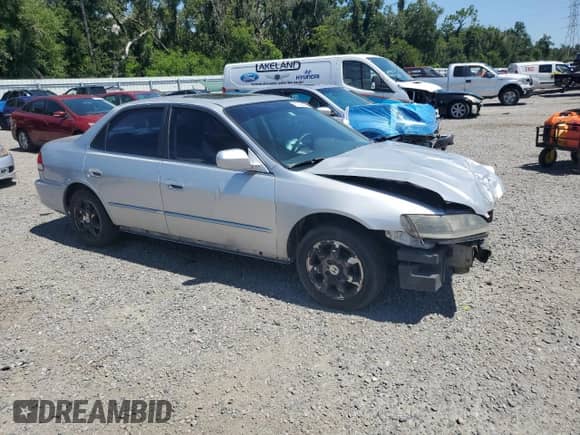 2001 Honda Accord EX с VIN JHMCG56691C003978, выставлен на аукционе Copart как лот 67809425 с пробегом Не указан миль и На запчасти • Non repairable. История ставок и продаж доступна на DreamBid. Изображение 4.