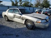 ✅ 2004 Lincoln Town Car Ultimate • VIN: 1LNHM83W54Y602305 • Лот: 91967665. Опубликован ранее на Copart с пробегом 115 027 миль. Бесплатный доступ к архиву аукционных продаж из США и подробный отчёт об истории автомобиля на DreamBid. Изображение 4.