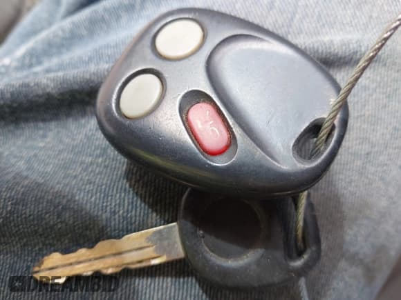 ✅ 2004 Cadillac Escalade ESV • VIN: 3GYFK66N74G263012 • Лот: 40350934. Опубликован ранее на IAAI с пробегом 259 563 миль. Бесплатный доступ к архиву аукционных продаж из США и подробный отчёт об истории автомобиля на DreamBid. Изображение 11.