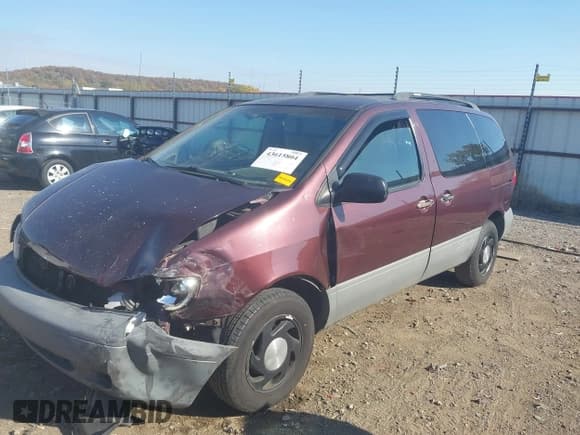 ✅ 2000 Toyota Sienna LE • VIN: 4T3ZF13CXYU190625 • Lot: 43615804. Listed on IAAI with 175,330 mi. Free auction sales archive from the USA and detailed vehicle history report at DreamBid. Image 2.