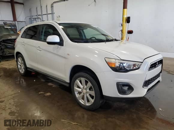 2015 Mitsubishi Outlander ES с VIN 4A4AR3AU7FE030534, выставлен на аукционе Copart как лот 86246785 с пробегом 97 597 миль миль и Списание • Salvage title. История ставок и продаж доступна на DreamBid. Изображение 4.