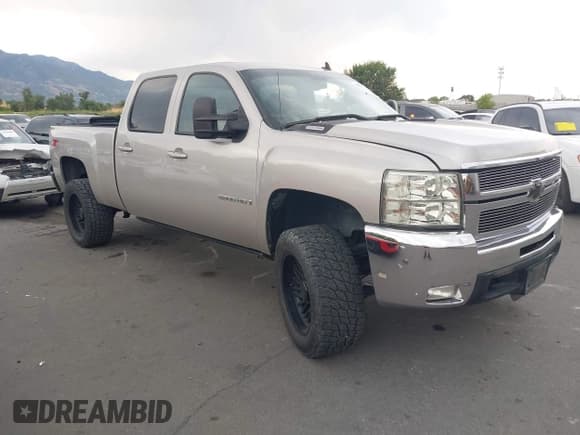 ✅ 2008 Chevrolet Silverado 2500HD LTZ • VIN: 1GCHK23638F227748 • Лот: 42819494. Опубликован ранее на IAAI с пробегом 160 045 миль. Бесплатный доступ к архиву аукционных продаж из США и подробный отчёт об истории автомобиля на DreamBid. Изображение 1.