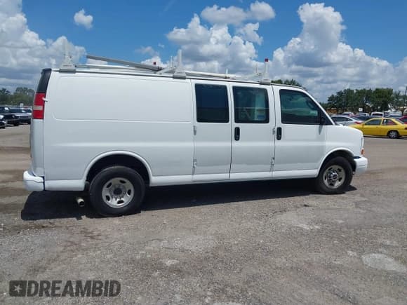 ✅ 2017 GMC Savana Cargo • VIN: 1GTW7BFF6H1139097 • Lot: 42768270. Listed on IAAI with 119,387 mi. Free auction sales archive from the USA and detailed vehicle history report at DreamBid. Image 12.