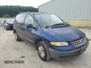 ✅ 2000 Chrysler Voyager • VIN: 2C4FJ25B1YR681977 • Лот: 54916684. Опубликован ранее на Copart с пробегом 166 564 миль. Бесплатный доступ к архиву аукционных продаж из США и подробный отчёт об истории автомобиля на DreamBid. Изображение 4.