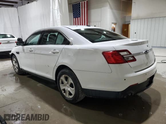 ✅ 2014 Ford Police Interceptor • VIN: 1FAHP2MK3EG118330 • Lot: 74915304. Wystawiony na Copart z przebiegiem 98 554 mil. Bezpłatny archiwum sprzedaży aukcyjnych z USA i szczegółowy raport historii pojazdu na DreamBid. Zdjęcie 2.