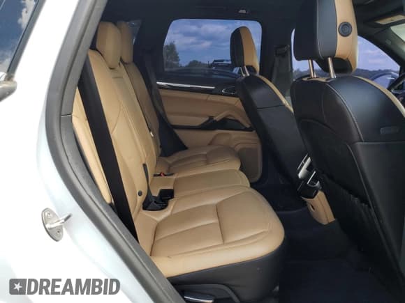 ✅ 2017 Porsche Cayenne • VIN: WP1AA2A20HKA90133 • Lot: 56017185. Listed on Copart with 90,815 mi. Free auction sales archive from the USA and detailed vehicle history report at DreamBid. Image 11.