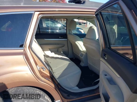 ✅ 2011 Subaru Outback Premium • VIN: 4S4BRCGC4B3376035 • Lot: 43713714. Listed on IAAI with 158,252 mi. Free auction sales archive from the USA and detailed vehicle history report at DreamBid. Image 8.