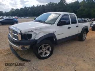 2006 Dodge 1500 SLT z VIN 1D7HU18246S670771, wystawiony jako Copart lot #83779815 z przebiegiem 259 474 mil mil oraz Szkoda całkowita • Salvage title. Historia ofert i sprzedaży dostępna na DreamBid. Obrazek 1.