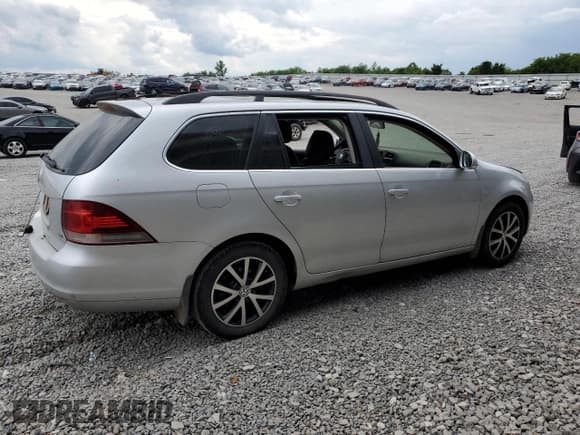 ✅ 2013 Volkswagen Jetta TDI w/Sunroof & Nav • VIN: 3VWPL7AJ6DM665460 • Lot: 58895545. Listed on Copart with 129,331 mi. Free auction sales archive from the USA and detailed vehicle history report at DreamBid. Image 3.