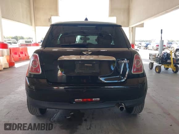 2012 MINI Hardtop с VIN WMWSU3C56CT261428, выставлен на аукционе IAAI как лот 43468792 с пробегом 90 025 миль миль и . История ставок и продаж доступна на DreamBid. Изображение 16.